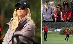 Tiger Woods Ex Wife Elin Nordegren Watches Their Son Charlie Play Golf Daily Mail Online