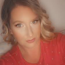 Cassie Guthrie's Instagram, Twitter & Facebook