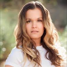 Penny Barr's Instagram, Twitter & Facebook