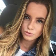 Stefany Thompson's Instagram, Twitter & Facebook