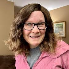 Kari Wright's Instagram, Twitter & Facebook