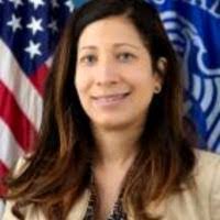 Erin Hewitt's Instagram, Twitter & Facebook