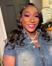 That's like a real woman ♀️👠 trying like hell to tell me that She's JUST A  LITTLE BIT PREGNANT LMAO 🤣😭😂😂 ITS EITHER U IS OR YOU AINT BIHHH LOL