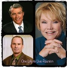 Donna Mcfeeters's Instagram, Twitter & Facebook