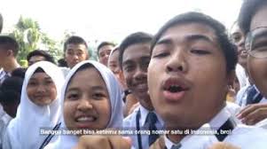 ANALISA SEMIOTIKA TERHADAP PEMBENTUKAN CITRA DIRI JOKO WIDODO MELALUI MEDIA  SOSIAL YOUTUBE Jeanie Annissa, Ricky Widyananda Put