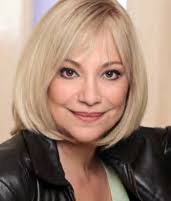 Macron, Pashinyan Meet in Paris