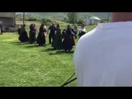 El baile chano, llano, garrucha, baile del país o simplemente baitse (como se denomina en el antiguo dialecto leonés de las comarcas de babia y laciana). Baile Chano En Las Heras De Torrebarrio Babia Leon Youtube