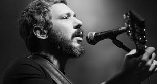 Αλκίνοος ιωαννίδης συνέντευξη πριν τη συναυλία στην τήνο. O Alkinoos Iwannidhs Sto Anoixto Dhmotiko 8eatro Neas Iwnias