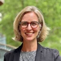 Kara Eckert's Instagram, Twitter & Facebook