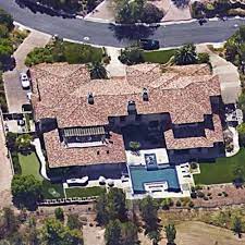 Takes on marcos maidana during their wbc/wba welterweight title fight at the mgm grand garden dave portnoy rents floyd mayweather miami beach home for $200k a month. Floyd Mayweather Jr S House In Las Vegas Nv Google Maps 2