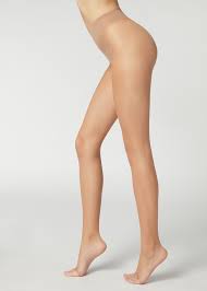 Collant.fr propose des bas et collants grande taille, fantaisie ou classique, couture ou résille, opaques ou transparents, glossy ou mat Collant Voile Sans Pointe Calzedonia
