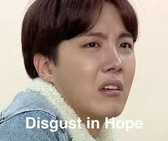 Program tersebut menyajikan konten ringan berupa games menarik. Pin By E Zyy On Aib Meme Faces Bts Memes Bts Face