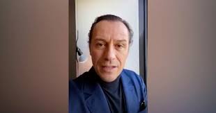 Stefano accorsi inizia a farsi conoscere con degli spot pubblicitari. Stefano Accorsi E L Aneddoto Sull Ultimo Bacio Ecco Come Abbiamo Girato La Scena Della Litigata Con Giovanna Mezzogiorno Il Fatto Quotidiano