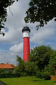 Auf Wangerooge Gibt Es Drei Leuchtturme Der Grosse Rote Ist Der Alte Leuchtturm Leuchtturm Turm Urlaub Nordsee