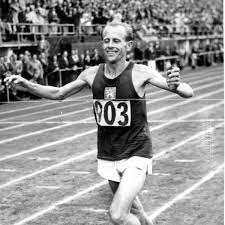 I was not talented enough to run and smile at the same time. Olympia 1952 Emil Zatopeks Marathon Rekord Der Spiegel
