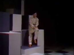 Am e<br />dalam dingin subuh hatiku terusik<br /> dm am<br />kenang nasib diri di rantauan<br /> am dm<br />bergema takbir raya mengusik air mata<br /> g am<br />terbayang suasana permai desa<br /><br /> am e<br />rindu hati ini inginku kembali<br /> dm am<br />pada ayah bonda dan saudara<br /> am dm<br />tetapi aku harus mencari rezeki<br /> g am<br />membela nasib kita bersama<br /><br Dari Jauh Ku Pohon Maaf Sudirman Lagu Mp3 Mp3 Dragon