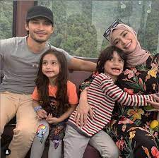 His specialties include internal medicine. Saya Jenis Risau Tapi Bertindak Anak Speech Delay Aeril Zafril Minta Ibu Bapa Kurangkan Beri Anak Gajet Keluarga