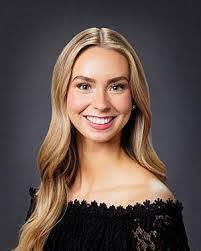 Laurel Petersen's Instagram, Twitter & Facebook