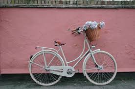 Pastel Bike With Wicker Basket I Want This Rosa Fahrrad Hollandfahrrad Radtouren