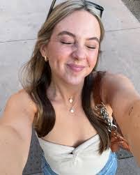 Amie Klammer's Instagram, Twitter & Facebook