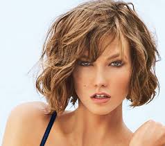 Tra tutte le acconciature che si potrebbero considerare, le acconciature medie per le . Taglio Capelli Medi 2015 Mossi Riga Laterale Autunno Inverno Obiettivo Donna