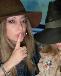 Alessandra:make-up/hair&health