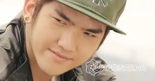 Ca sĩ mới nổi Đình Phong hứa hẹn “khuấy đảo” thị trường âm nhạc Việt