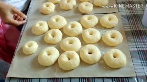 Bagi kalian yang ingin membuat donat yang lembut dengan mudah dan tanpa ribet, yuk simak disini resep membuat donat tanpa kentang yang bisa kalian donat yang satu ini sangat praktis dan juga bisa kamu jadikan teman saat berbuka. Cara Membuat Donat Kentang Yg Empuk Dan Lembut Youtube