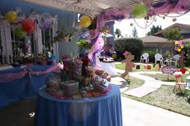 Candyland table centerpiece decoration to adorn your tables. Candy Land Birthday Party Part Two Diy Inspired