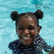 Leona Diamond's Instagram, Twitter & Facebook