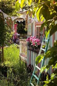 Garten Gartenthema Sommergarten Zirkuswagen