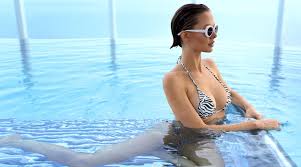 Quando iniziamo a pianificare le vacanze, un soggiorno da sogno in soleggiata spiaggia, cerchiamo soprattuto il piů bel costume da bagno 2021, un unico vestito in cui ci sentiremo confortevolmente e allo stesso momento eccezionali, femminili e sexy. Moda Mare Estate 2021 Categorie Prodotto Lingerie Torino
