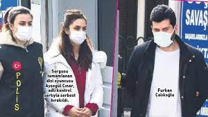 Jun 30, 2021 · ünlü oyuncu ayşegül çınar'ın eski sevgilisi furkan çalıkoğlu beyoğlu'nda bir mekanda çıkan olayda 7'si polis memuru toplam 12 kişiyi bıçakla yaraladı. Furkan Calikoglu Kimdir Nerelidir Aysegul Cinar Kimdir Sonhaberler