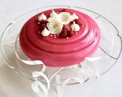 J Ai Longuement Hesite Avant De Partager Avec Vous Cette Recette D Entremet Framboises Pistache Et Pour Cause Entremet Framboise Recette Entremet Patisserie