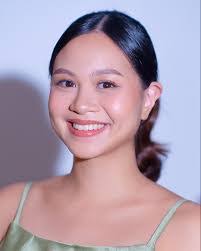 Hayley Diaz's Instagram, Twitter & Facebook