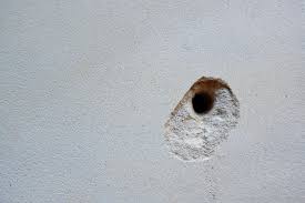 Bohrlöcher in fliesen lassen sich leider nicht immer vermeiden. Grosses Loch In Der Wand Reparieren So Wird S Gemacht