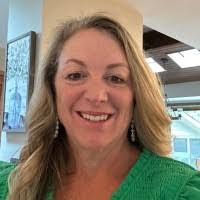 Leanne Dennis's Instagram, Twitter & Facebook