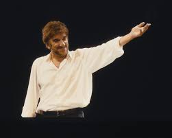 La comicità è una questione complessa, non basta mettere in scena una cosetta simpatica per guadagnarsi gli applausi. Le Piu Belle Frasi Sul Teatro Foto Style