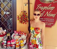 17 hours ago · lady kitty spencer tied the knot with her longtime love michael lewis, and looked radiant in a custom dolce & gabbana bridal gown that was reminiscent of kate middleton's wedding dress. Kitty Spencer 30 Says She Looks Forward To Happy Marriage To Michael Lewis 62 Fr Fr24 News English