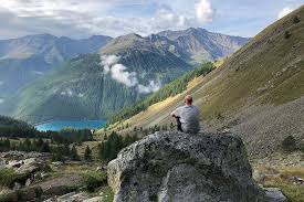 Eine wanderung zur similaunhütte vom oberniederhof im schnalstal zum vernagt stausee berg hoch bob, irma, ernst und jan gehen hinauf zur similaunhütte im juli 1993. Etappe 8 Similaunhutte Nach Meran Auf Dem E5 Urban Hiker