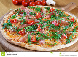 Why don't you try our parma pizza or bbq pizza? Pizza Mit Prosciutto Arugula Und Parmesankase Auf Draufsicht Des Holzernen Hintergrundes Italienische Kuche Stockfoto Bild Von Kuche Pizza 83335034