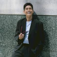 Robi Domingo (@iamrobidomingo) • Instagram photos and videos