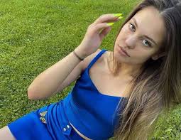 Напомним, что ранее даня милохин впервые сел за руль собственного авто. Devushka Morgenshterna V Bikini Zapechatlelas Okolo Milohina V Dubae