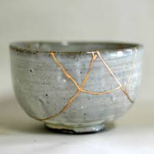 Kintsugi The Japanese Art Of Finding Beauty In Broken Dishes Kintsugi Japanese Ceramics Kintsugi Art
