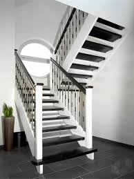 Podesttreppe Schwarz Weiss Podesttreppe Haus Treppe