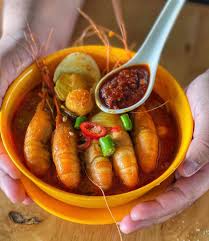 Sekilas resepi ini menyerupai resepi kari udang. Peminat Udang Galah Jom Mee Kari Restoran Mak Kimbong Facebook