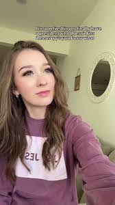 Lindsey Lentz's Instagram, Twitter & Facebook