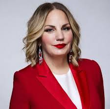 Samantha Smyth's Instagram, Twitter & Facebook