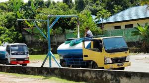 Uli freshwater +62852 7212 788 supplier air bersih tangki sumber pegunungan dari pacet untuk dikirim ke surabaya dan sekitarnya. Gambar Mobil Tangki Air Pegunungan Galeri Mobil