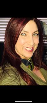 Eyes change color from green to gray